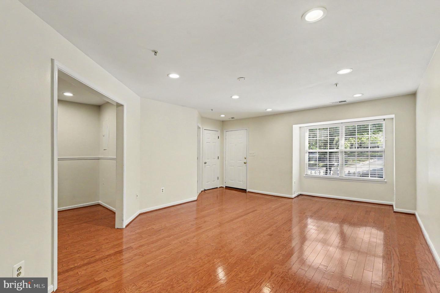 8922 Mallard Ct Property Photo 5