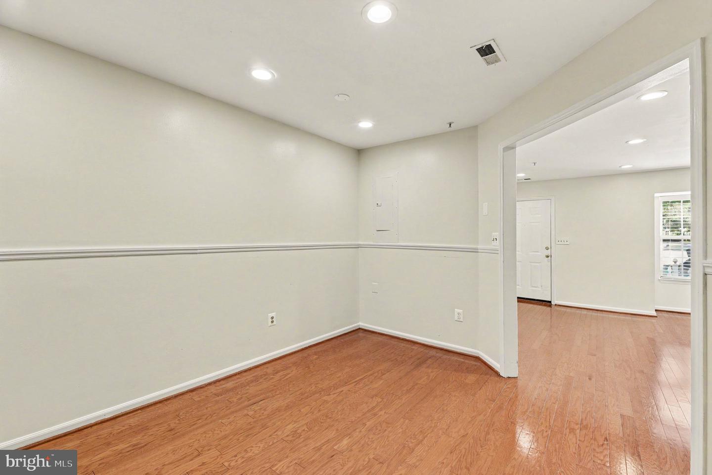 8922 Mallard Ct Property Photo 7