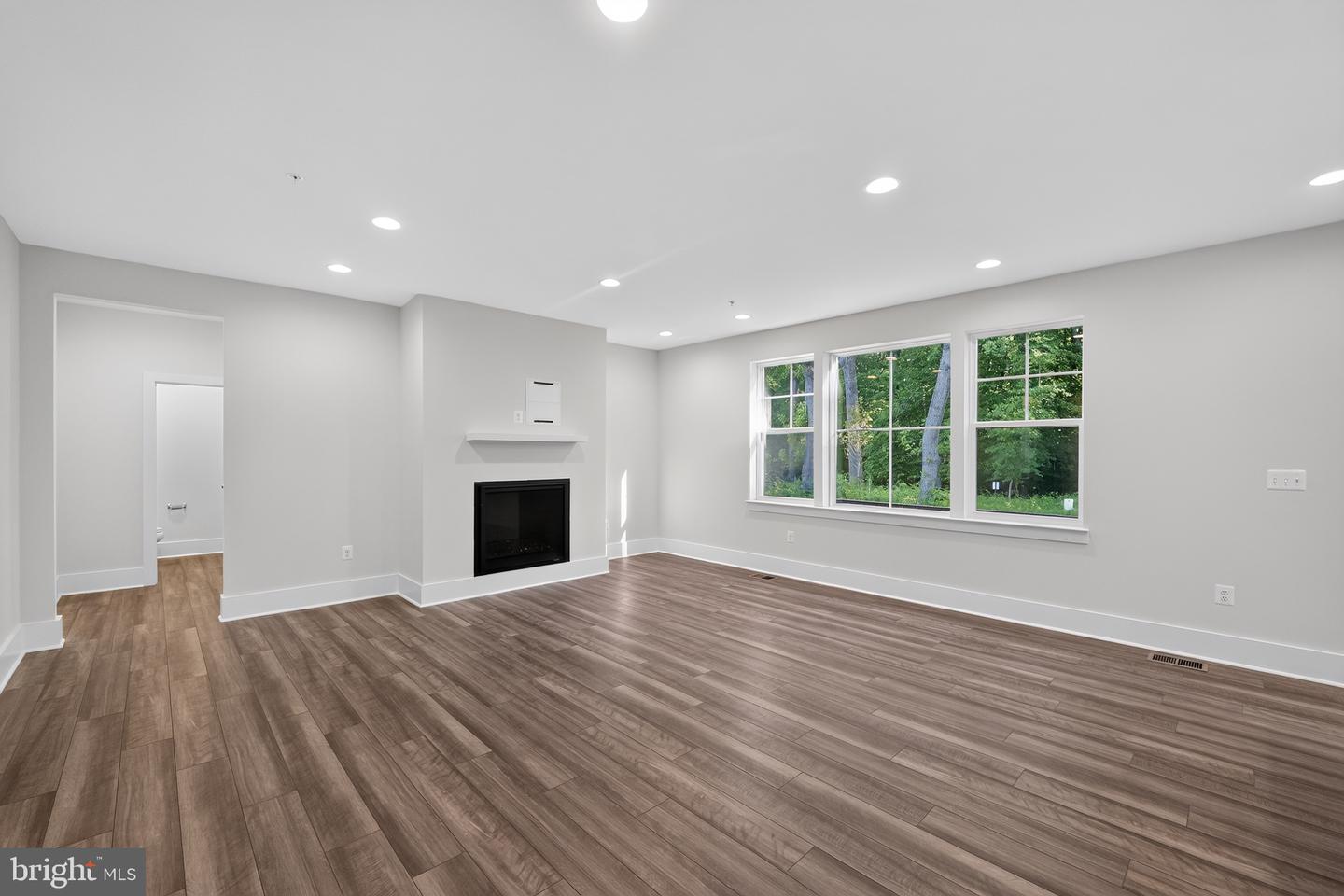 8580 Sunell Ln Property Photo 12
