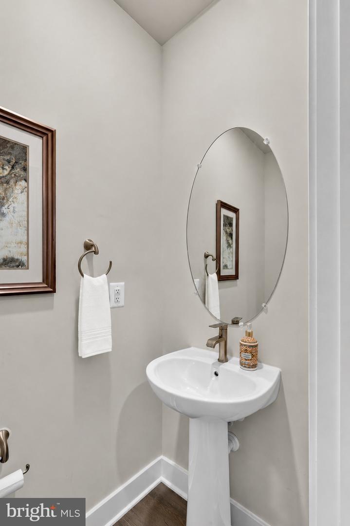 7933 Potter Pl Property Photo 13