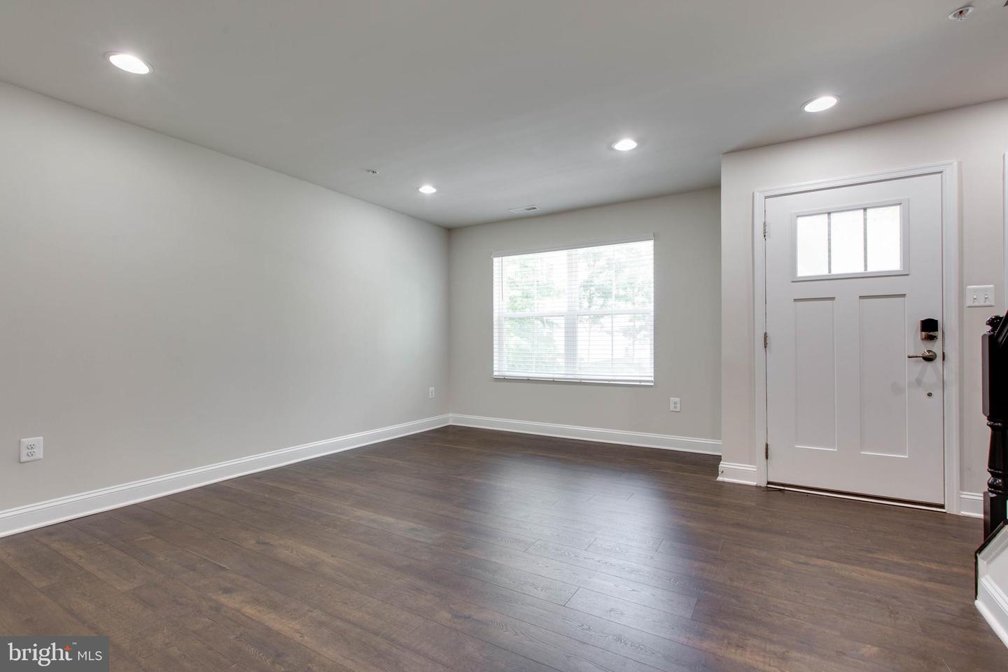 7110 Druce Way Property Photo 7