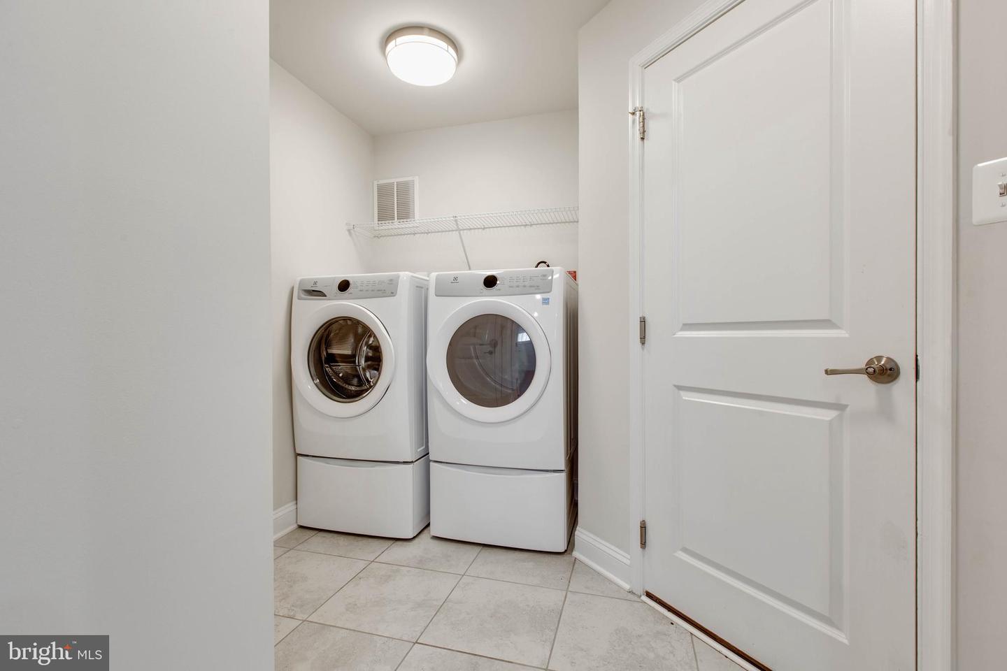 7110 Druce Way Property Photo 10