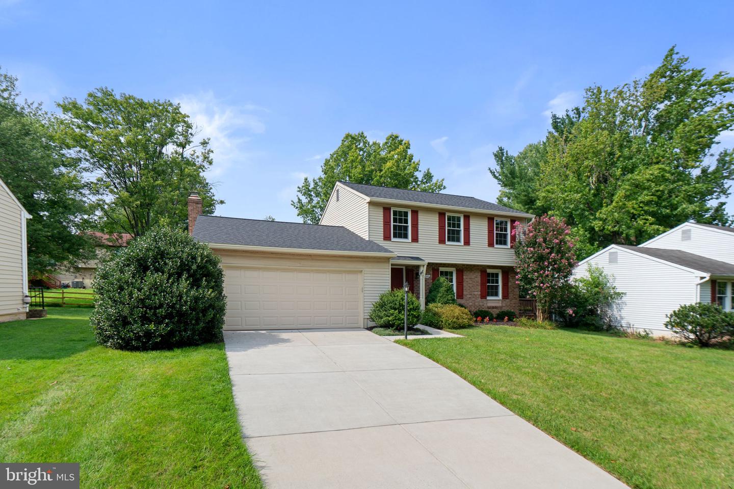 8064 Red Jacket Way Property Photo 2