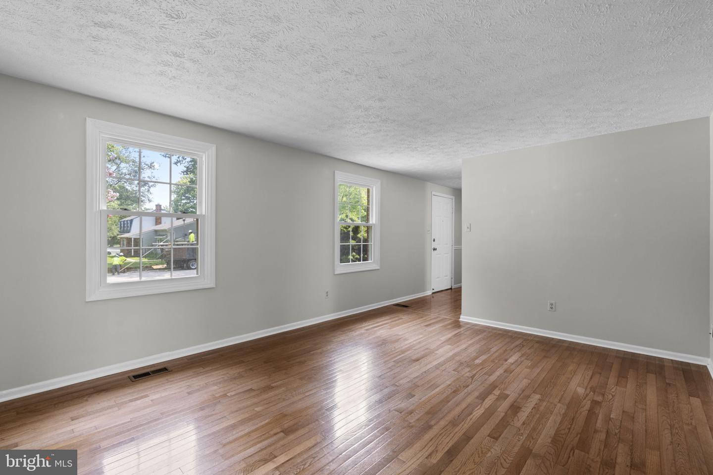 8064 Red Jacket Way Property Photo 4