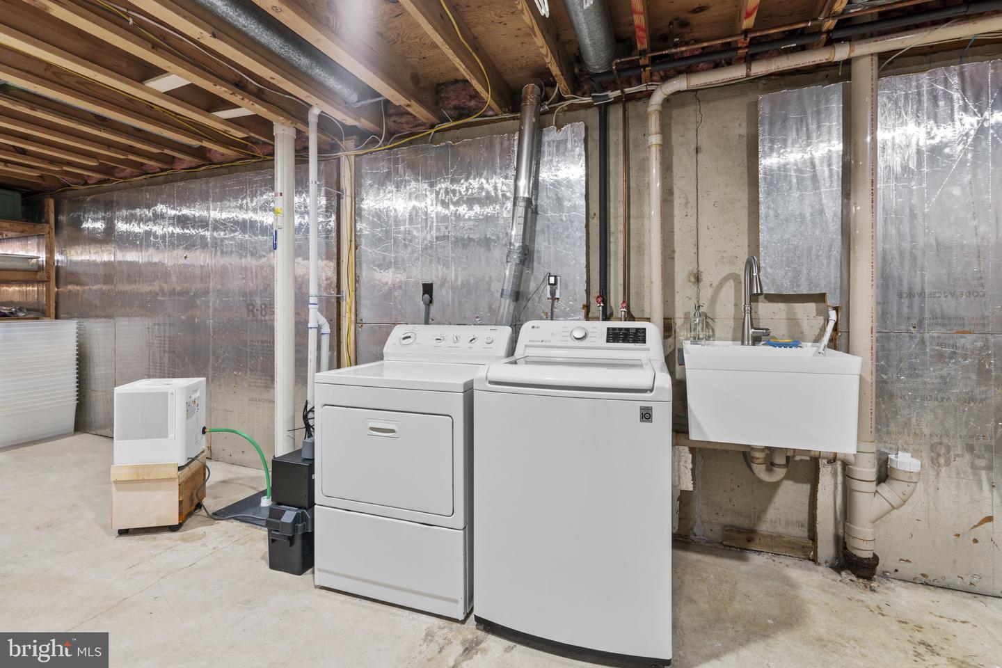 8064 Red Jacket Way Property Photo 37