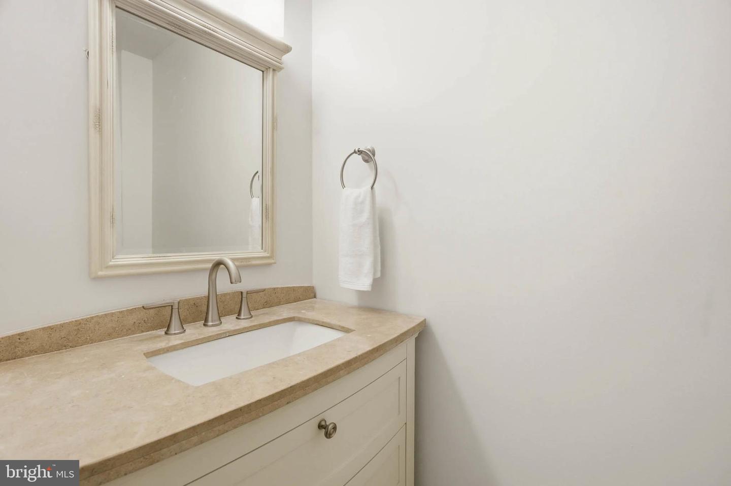 8112 Wooded Glen Ct Property Photo 13