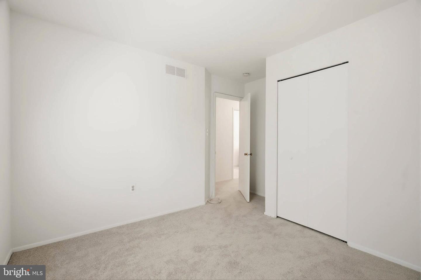 8112 Wooded Glen Ct Property Photo 19