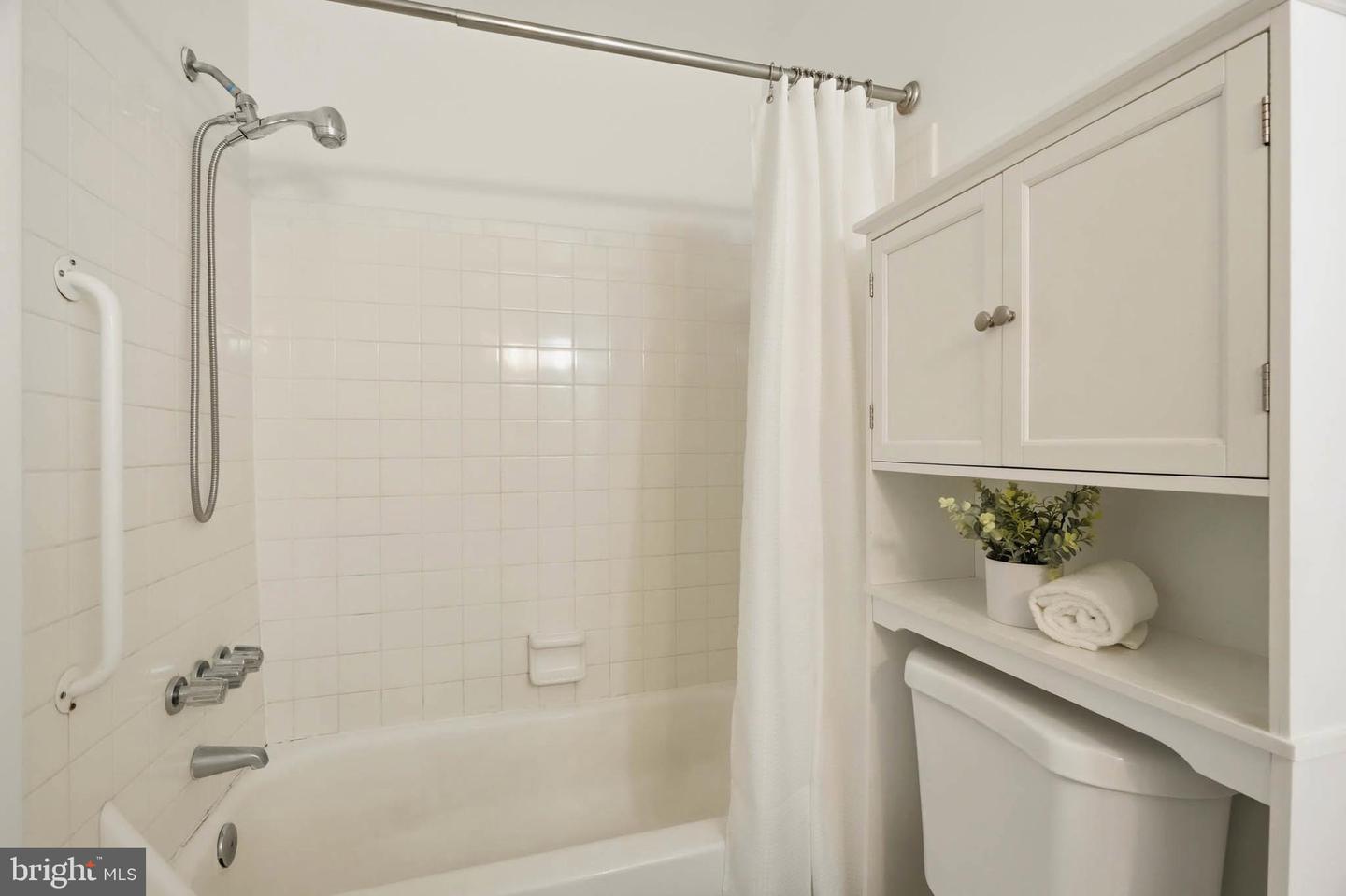 8112 Wooded Glen Ct Property Photo 23