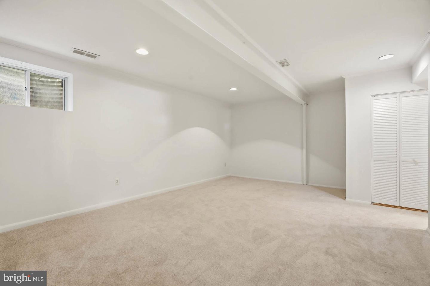 8112 Wooded Glen Ct Property Photo 26