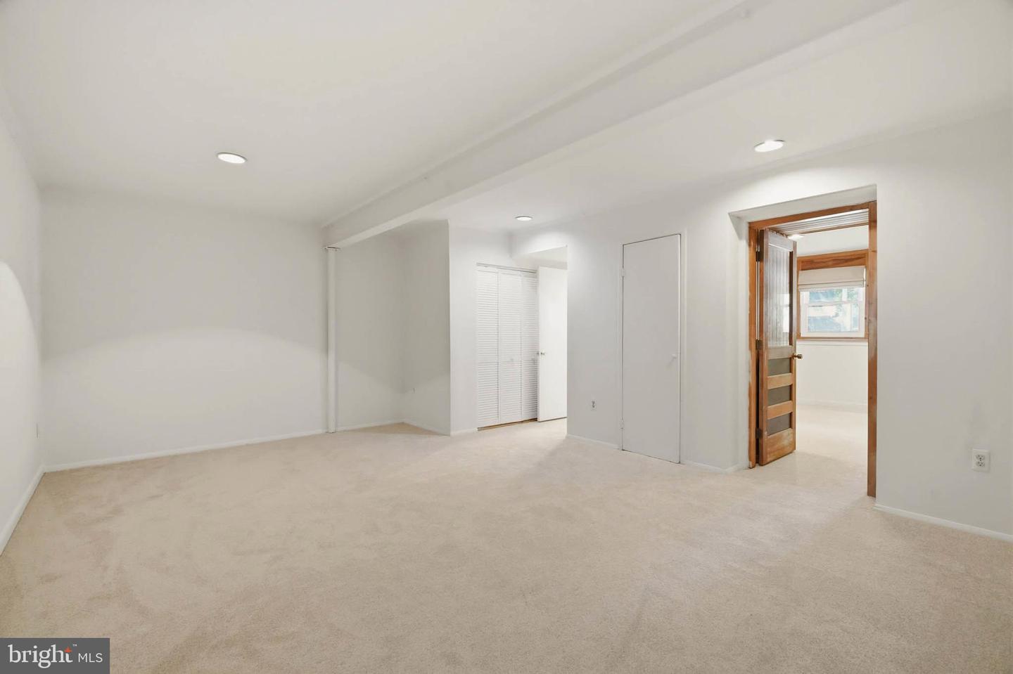 8112 Wooded Glen Ct Property Photo 27