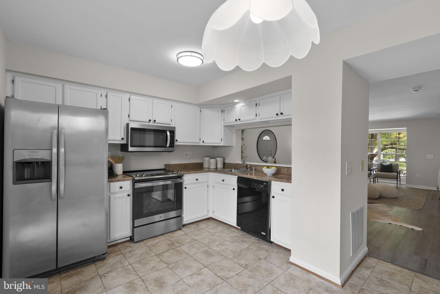 9611 Hingston Downs Property Photo 14