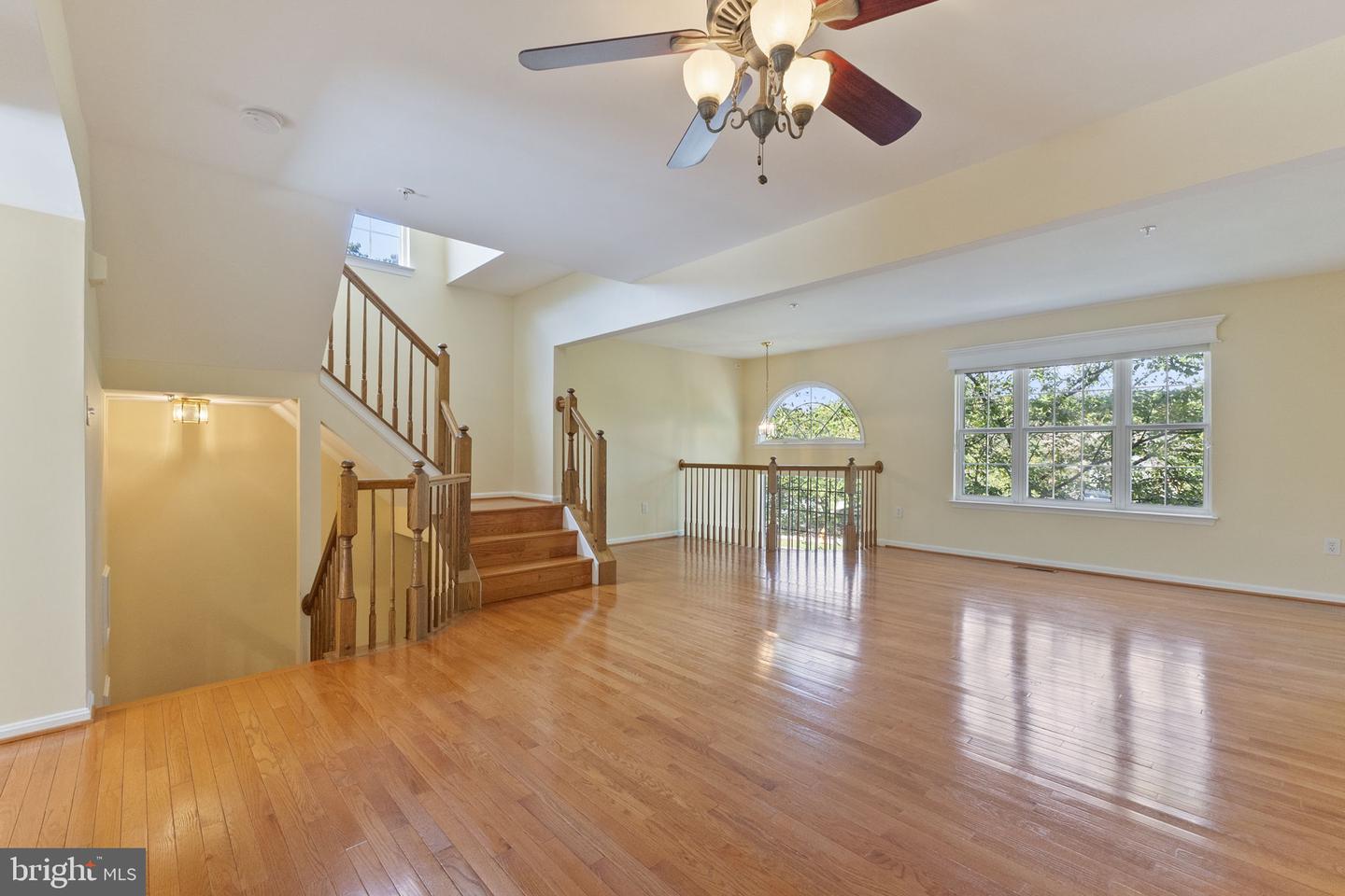 6400 Frothingham Ct Property Photo 5