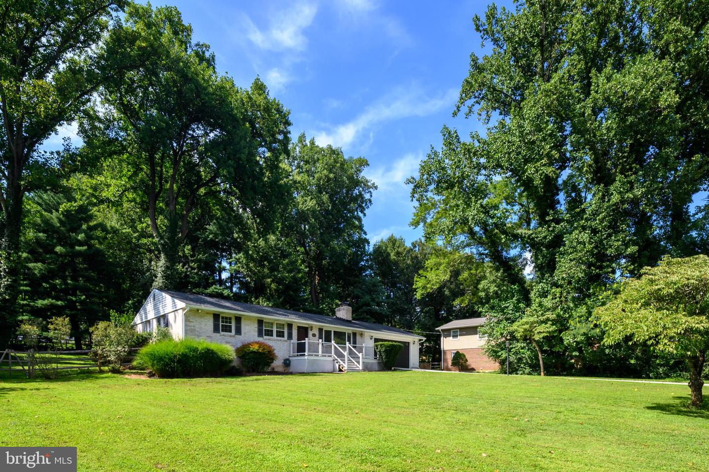 10782 W Crestview Ln Property Photo 1