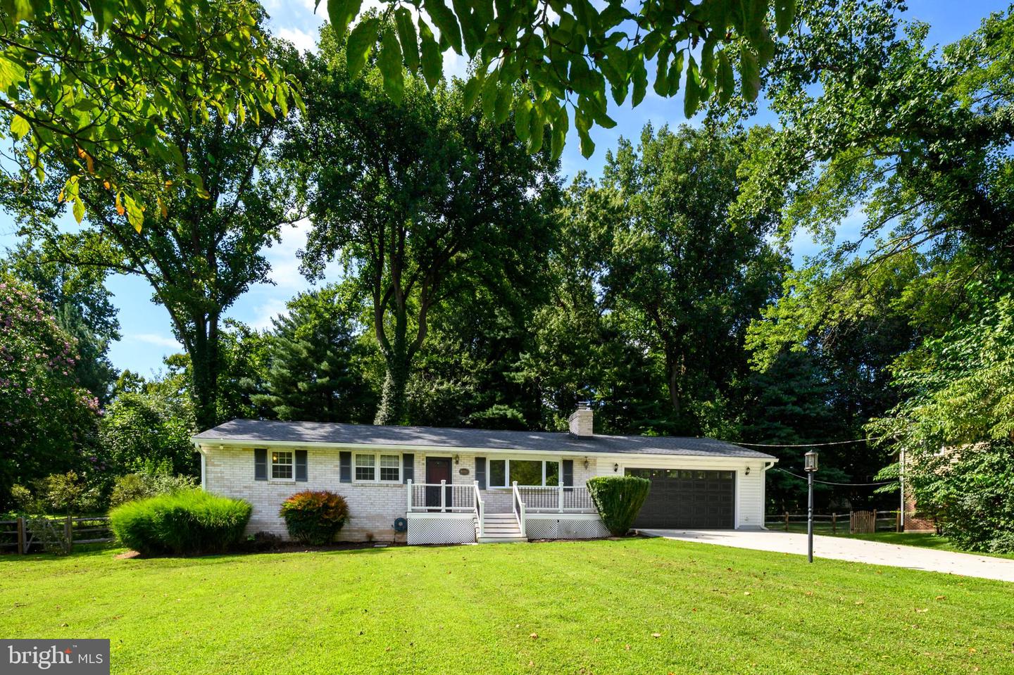 10782 W Crestview Ln Property Photo 2