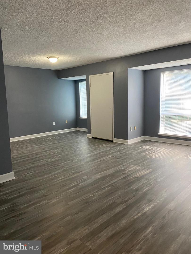 8865 Rollright Ct #h Property Photo 8