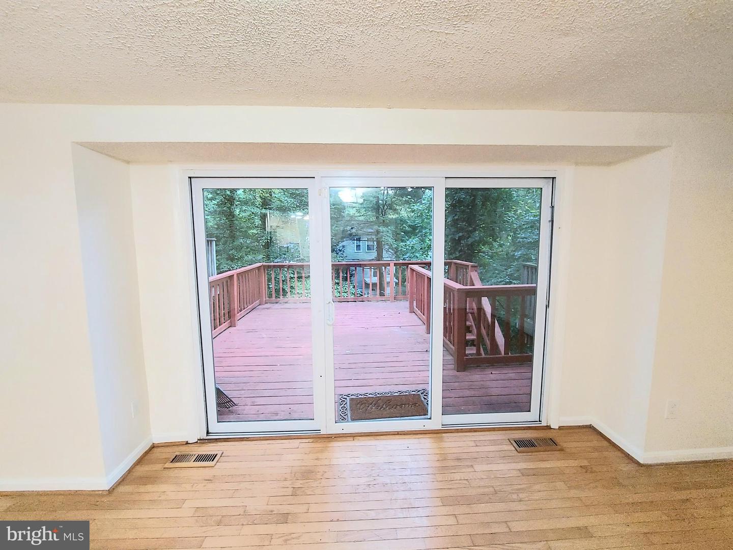 5449 Endicott Ln Property Photo 12