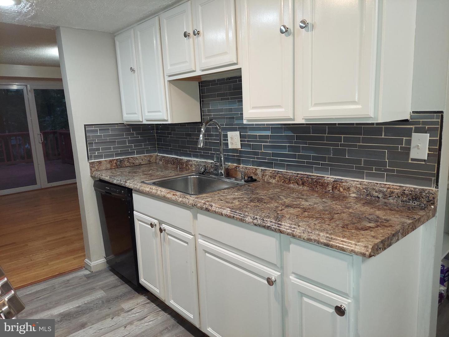 5449 Endicott Ln Property Photo 22