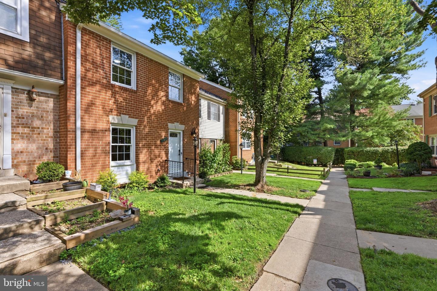 5828 Alderleaf Pl Property Photo 3