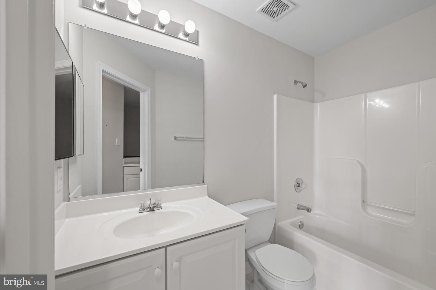 6123 Silver Arrows Way Property Photo 21