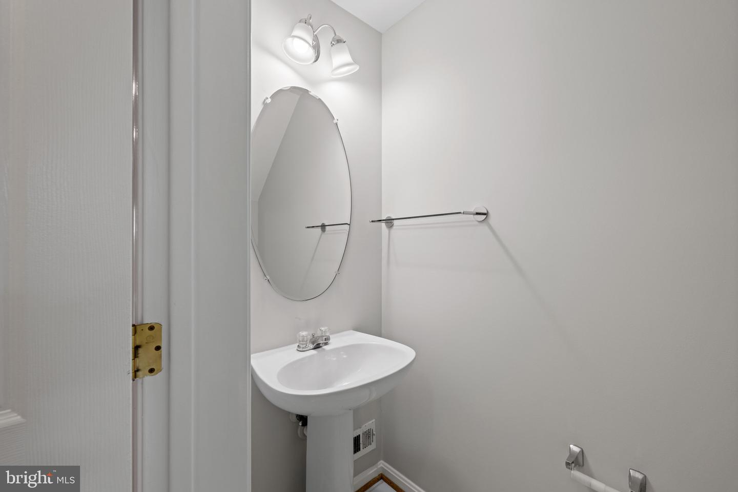 6123 Silver Arrows Way Property Photo 24