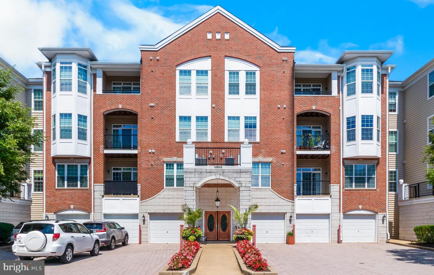 5900 GREAT STAR DR #307 Property Photo 1