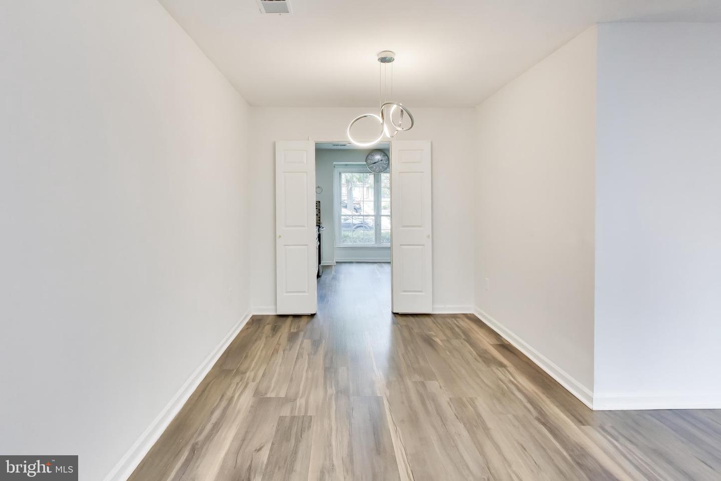 5875 Rowanberry Dr #br 35 Property Photo 9