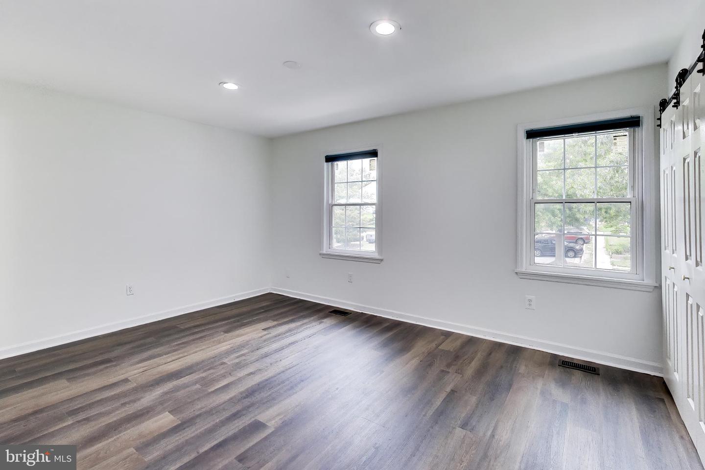 5875 Rowanberry Dr #br 35 Property Photo 16
