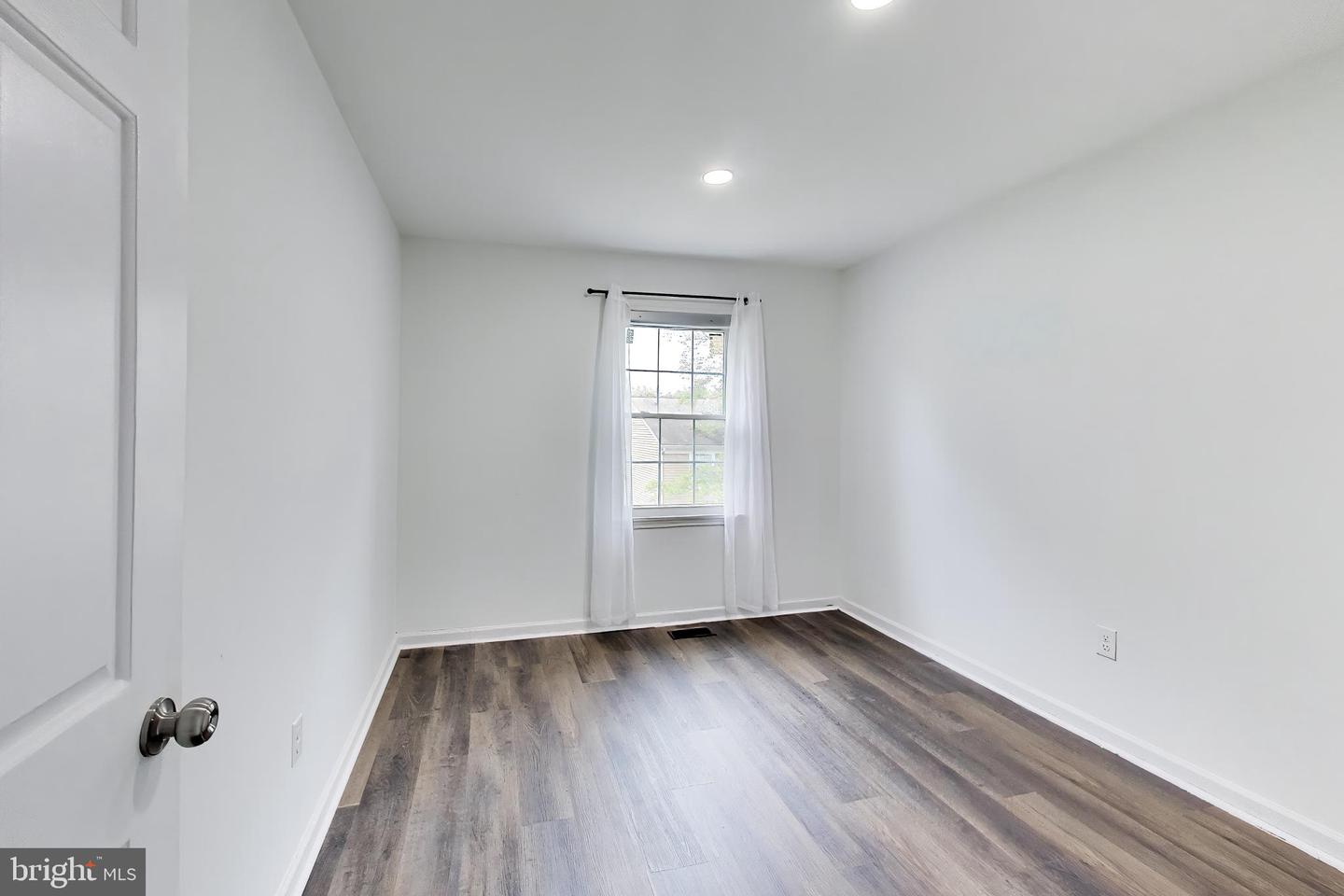 5875 Rowanberry Dr #br 35 Property Photo 22