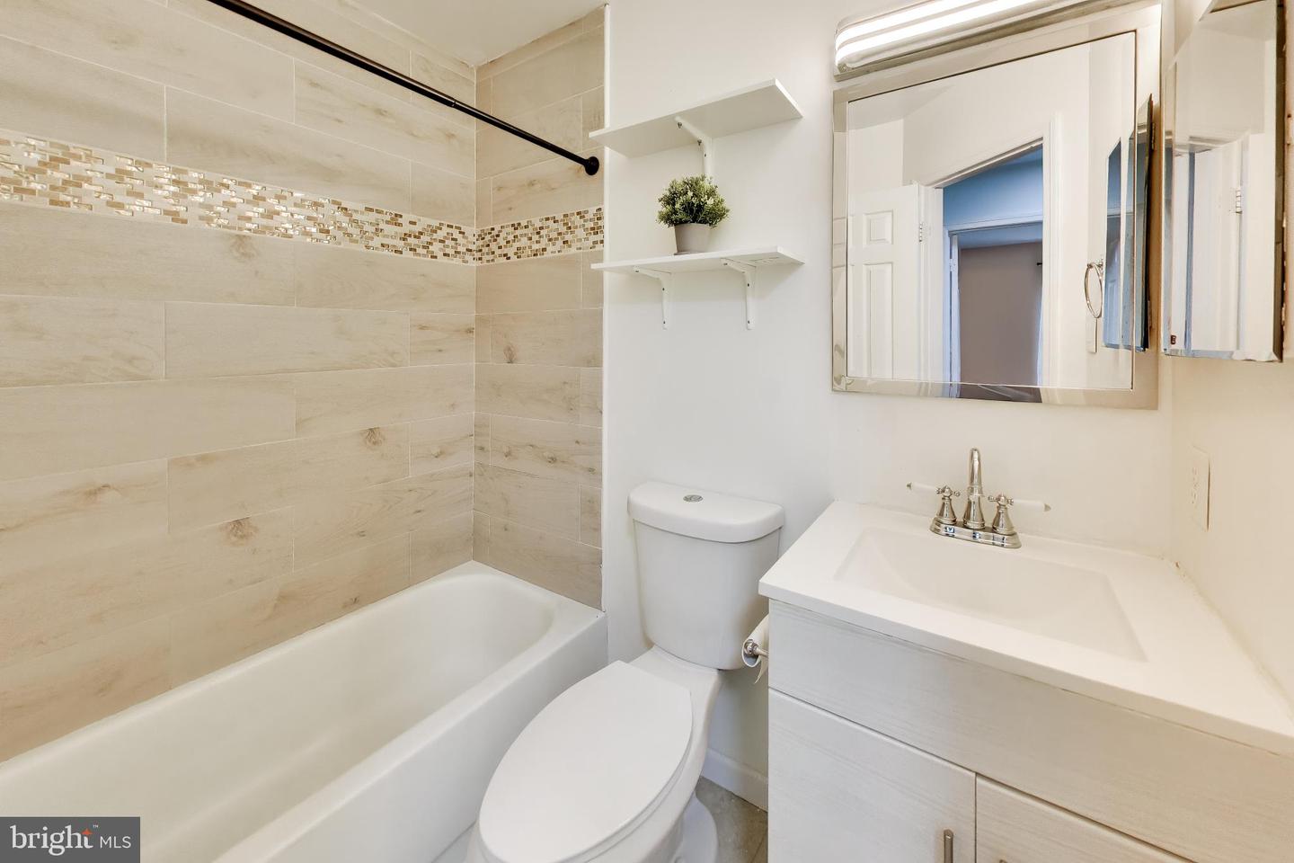 5875 Rowanberry Dr #br 35 Property Photo 27