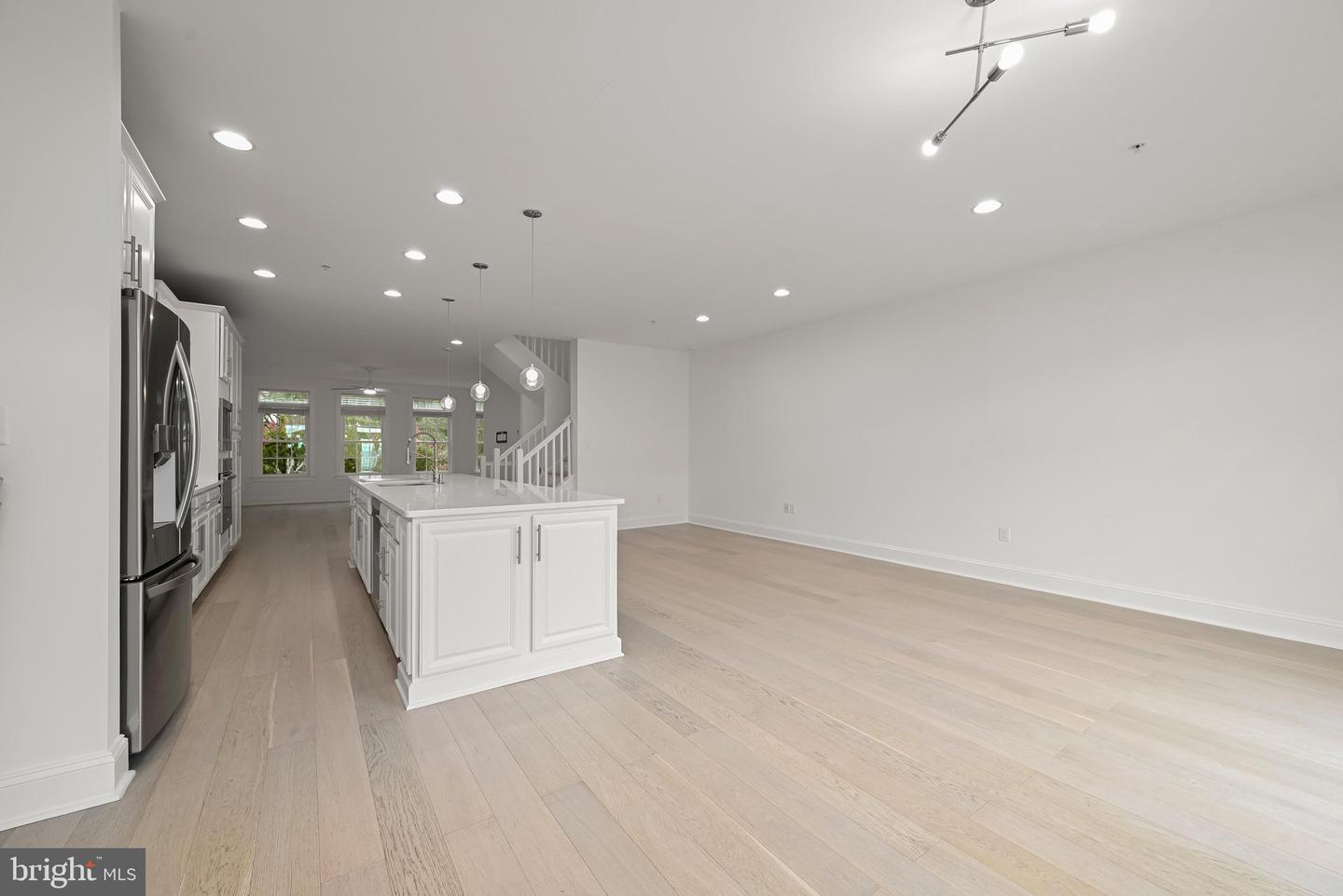 8120 Westside Blvd Property Photo 17