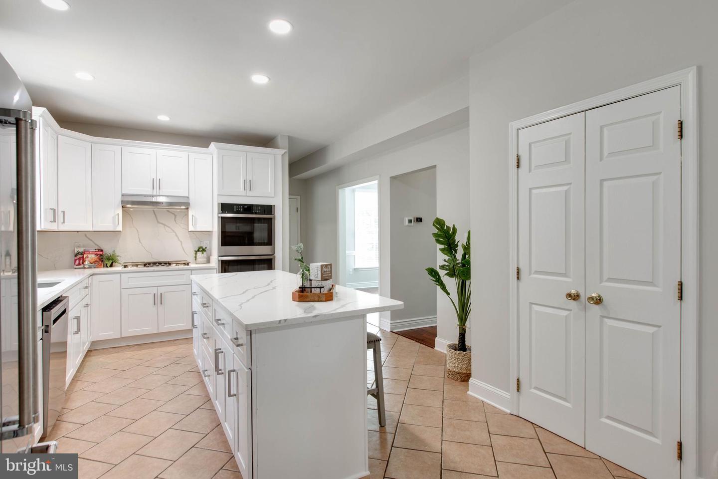 2874 Thornbrook Rd Property Photo 17