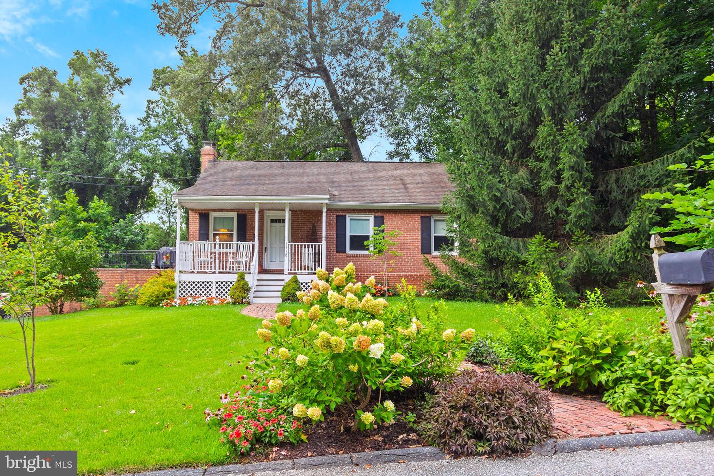 5718 Leaf Ln Property Photo 1