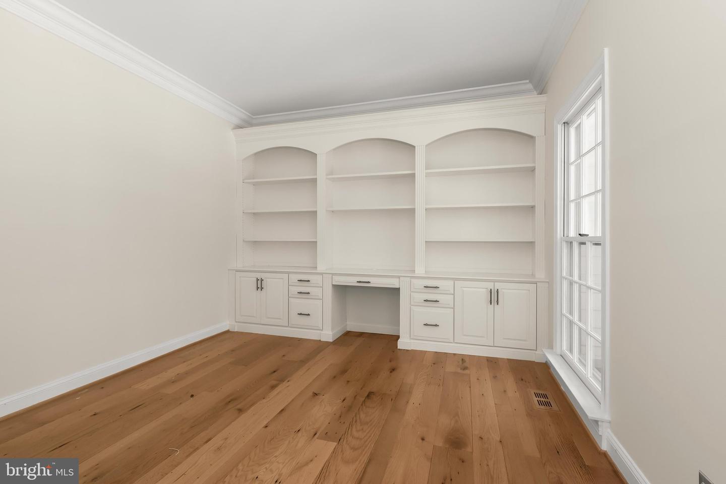 13767 Lakeside Dr Property Photo 21