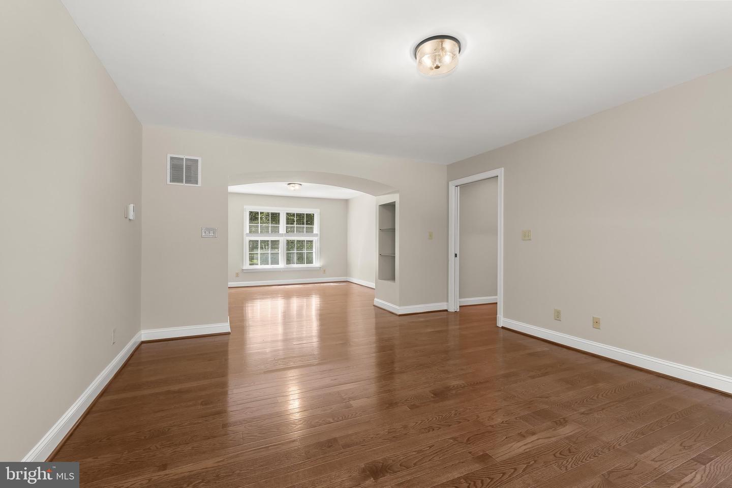 13767 Lakeside Dr Property Photo 54