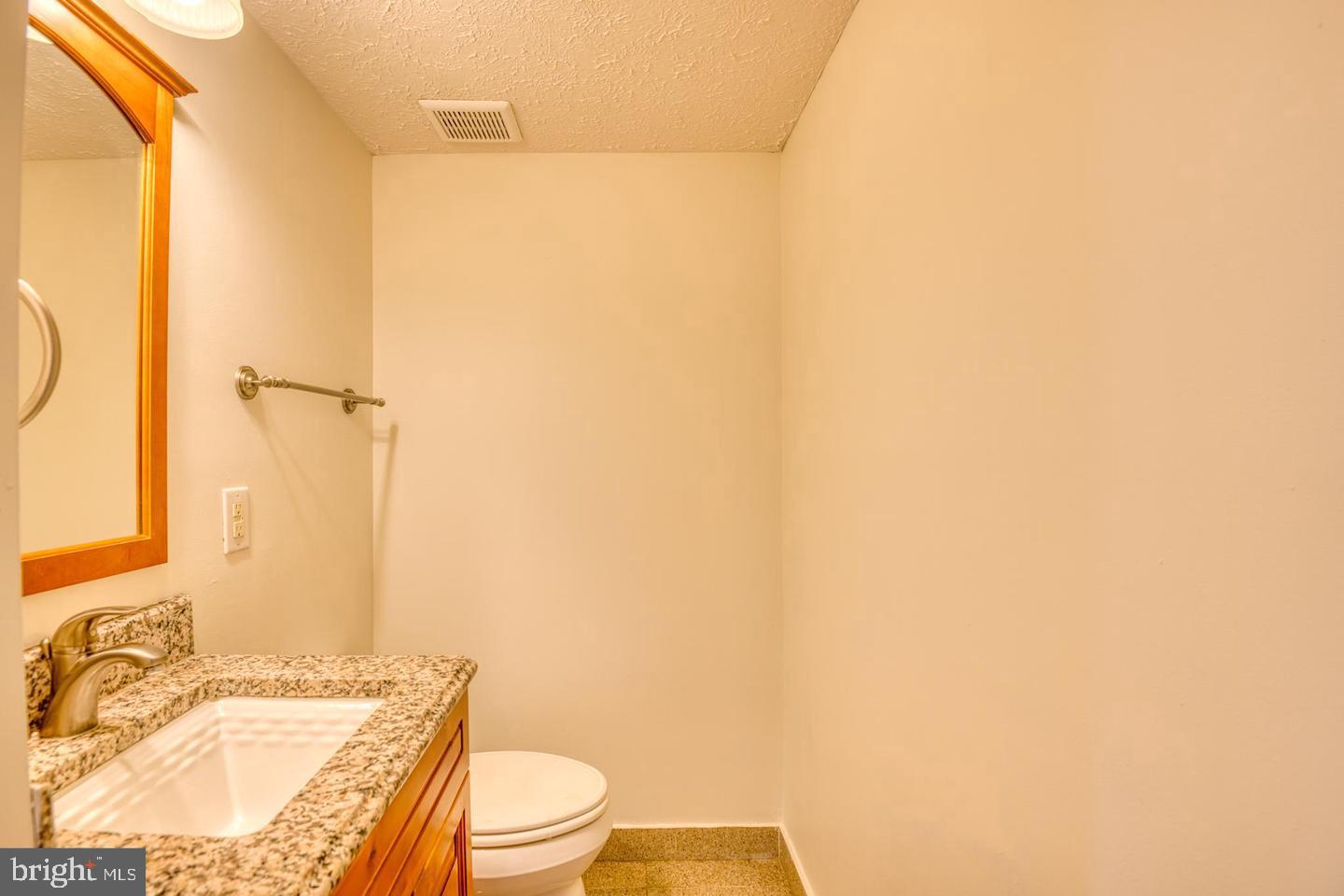 9220 Pinenut Ct Property Photo 11