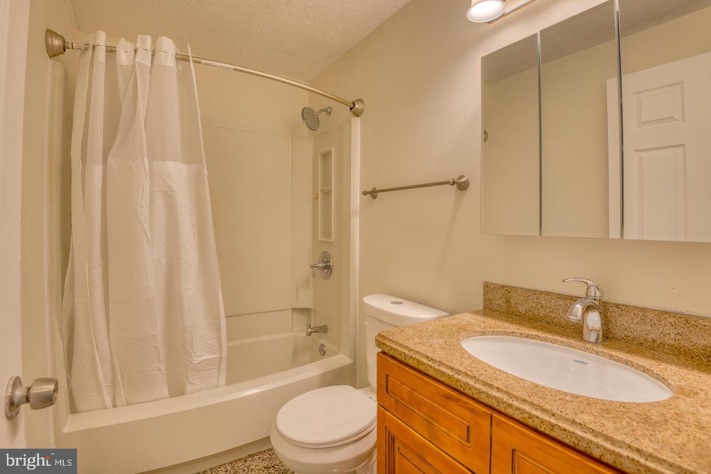 9220 Pinenut Ct Property Photo 12