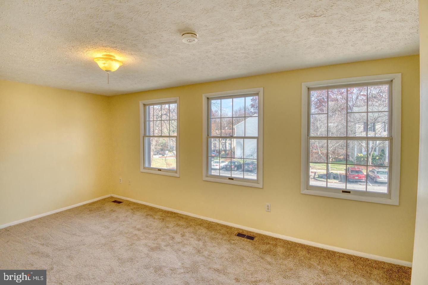 9220 Pinenut Ct Property Photo 13