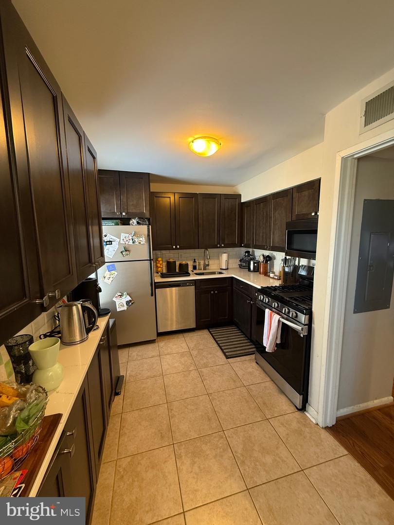 9647 Whiteacre Rd #a3 Property Photo 11