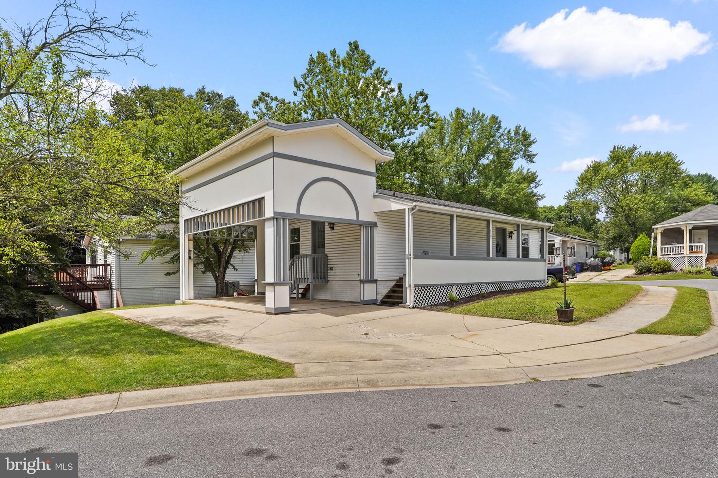 8902 Josephs Coat Ct Property Photo 1