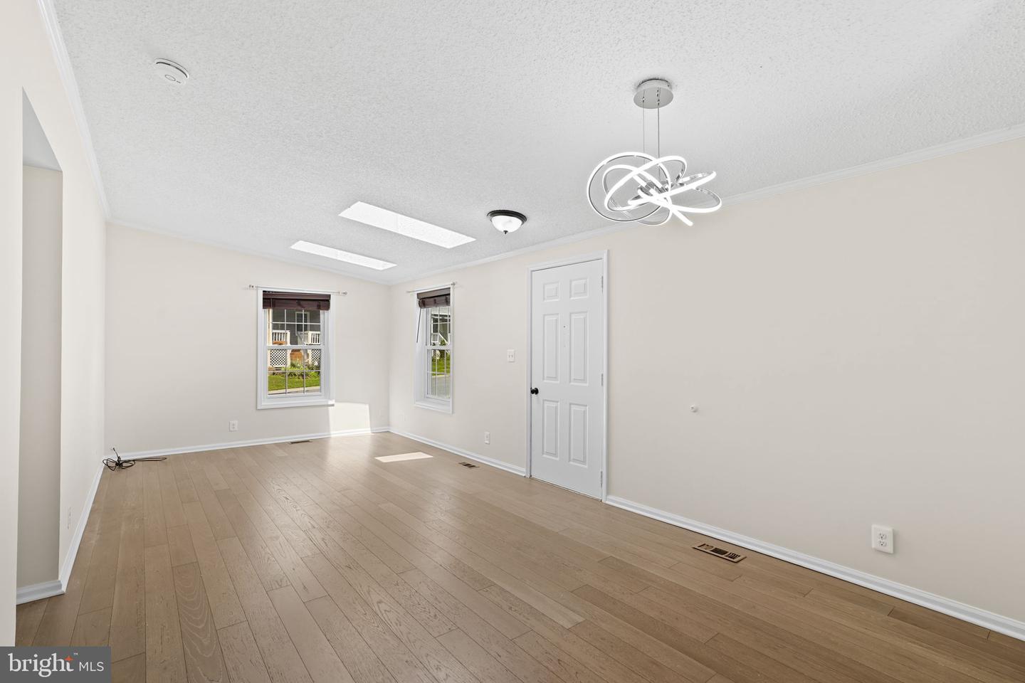 8902 Josephs Coat Ct Property Photo 7