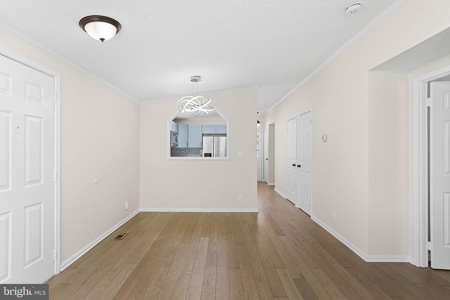 8902 Josephs Coat Ct Property Photo 9