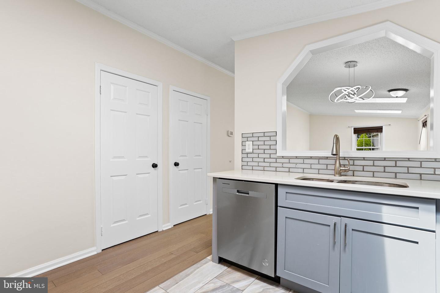 8902 Josephs Coat Ct Property Photo 12