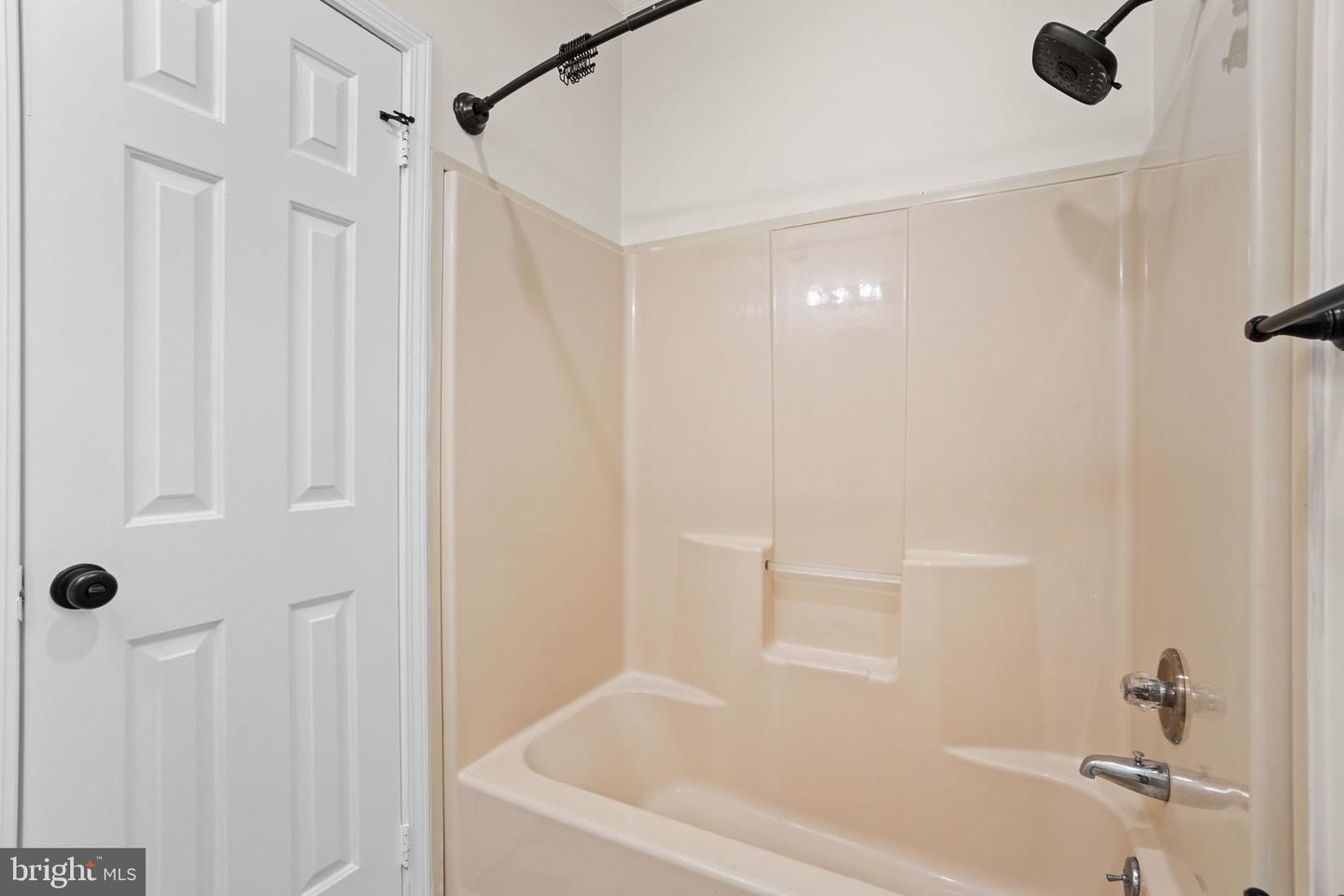 8902 Josephs Coat Ct Property Photo 19