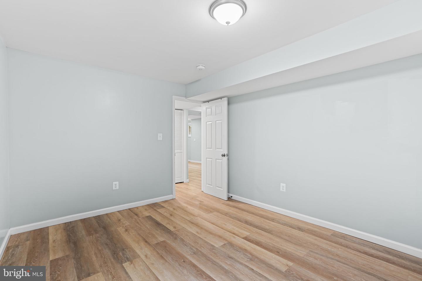 8902 Josephs Coat Ct Property Photo 29