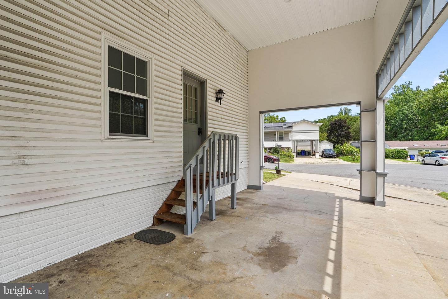 8902 Josephs Coat Ct Property Photo 32