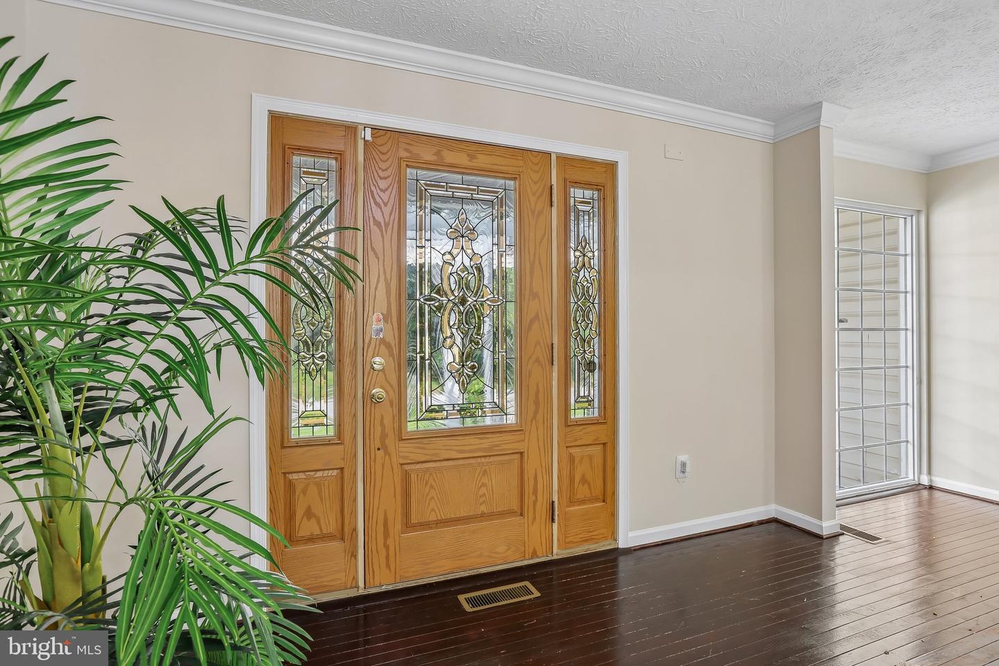 9236 Stream View Ln Property Photo 3