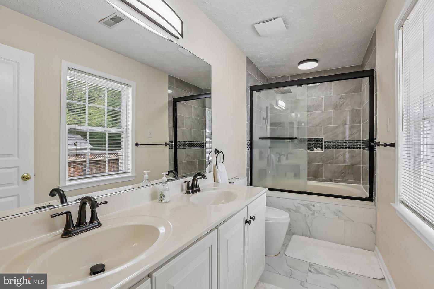9236 Stream View Ln Property Photo 15