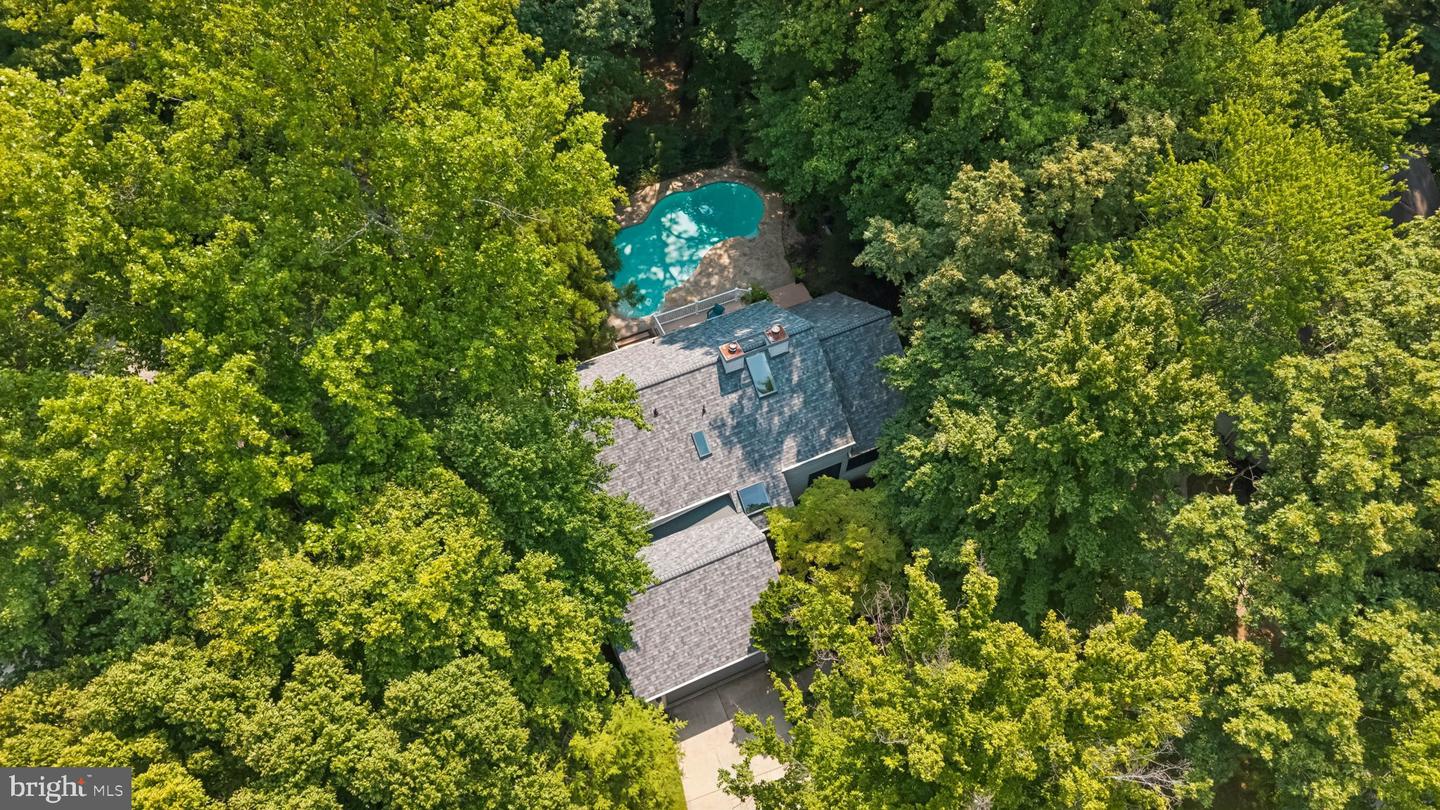 6147 Llanfair Dr Property Photo 1