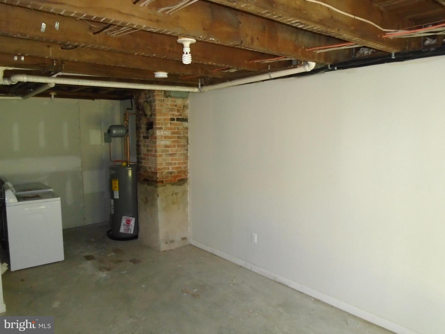 8488 Main St Property Photo 10