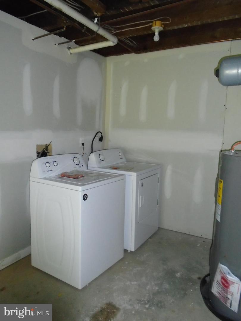 8488 Main St Property Photo 11